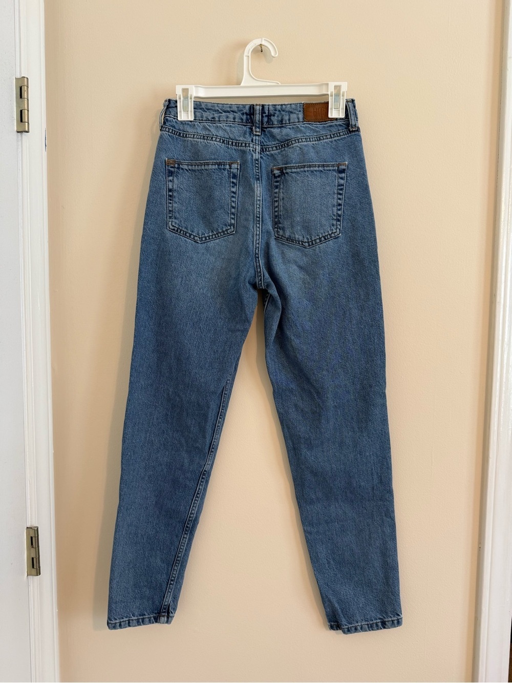BDG Urban Outfitters High Rise Women’s Mom Jeans // 100% Cotton // Women 27 - Picture 4 of 14